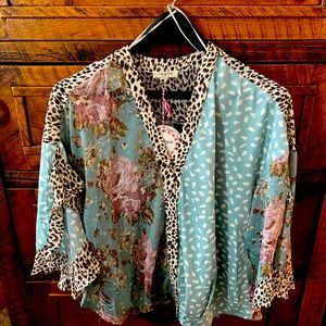 NWT Umgee print floral flowy top